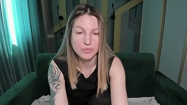 Snapshot of EmilyWalkeri chatting on 04-23-26, 07:09 EmilyWalkeri online show from 04-23-26, 07:09