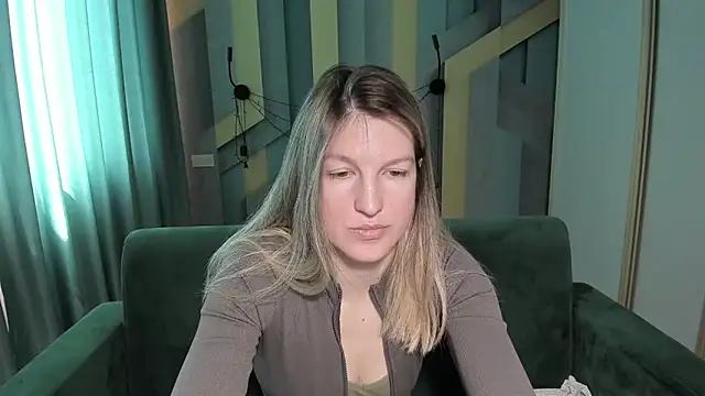 Snapshot of EmilyWalkeri chatting on 04-24-26, 07:11 EmilyWalkeri online show from 04-24-26, 07:11