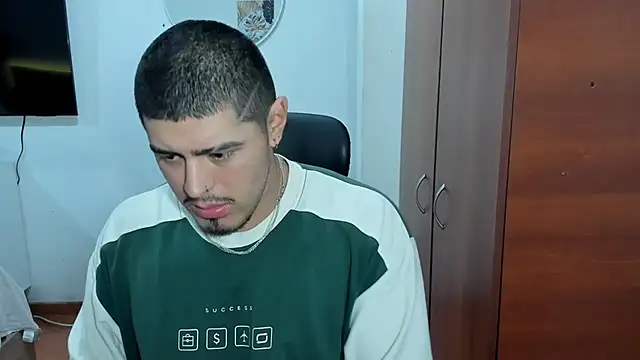 Baltazar Dupont online show from 10-29-25, 02:58