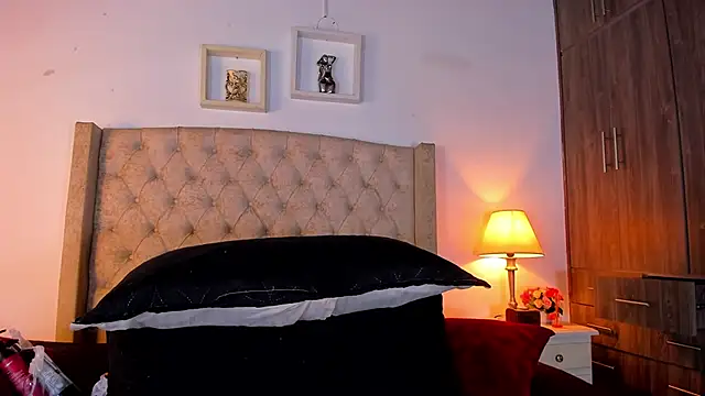 allisson m online show from 04-10-26, 12:10