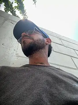 Snapshot of rich0431 chatting on 10-08-25, 05:10 rich0431 online show from 10-08-25, 05:10