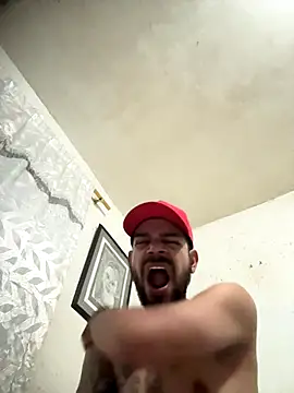 Snapshot of rich0431 chatting on 11-12-25, 04:35 rich0431 online show from 11-12-25, 04:35