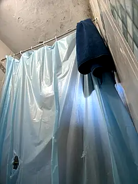 Snapshot of rich0431 chatting on 11-19-25, 11:21 rich0431 online show from 11-19-25, 11:21