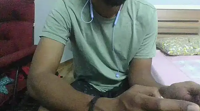 Snapshot of IndianEurope chatting on 01-27-25, 03:39 IndianEurope online show from 01-27-25, 03:39