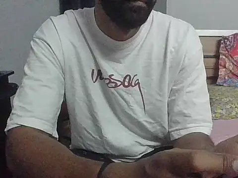 Snapshot of IndianEurope chatting on 09-25-25, 05:05 IndianEurope online show from 09-25-25, 05:05