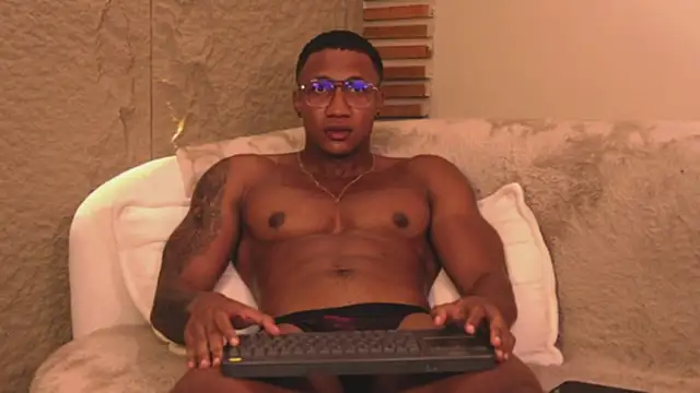 Logan Varela online show from 03-18-25, 04:47