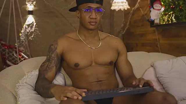 Logan Varela online show from 12-15-25, 01:04