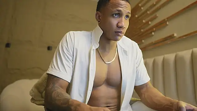 Logan Varela online show from 04-01-26, 01:41