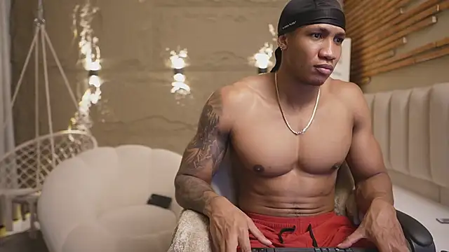 Logan Varela online show from 04-08-26, 12:16