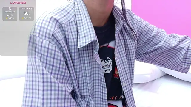 yourcuteneighbourr online show from 12-19-25, 03:02