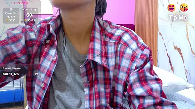 yourcuteneighbourr online show from 04-03-26, 03:04