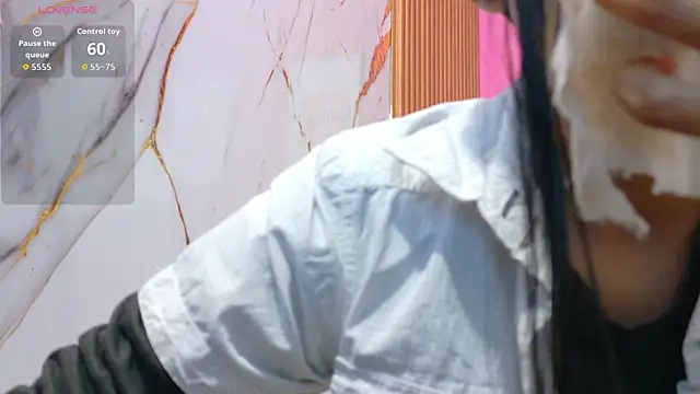 yourcuteneighbourr online show from 04-14-26, 02:50