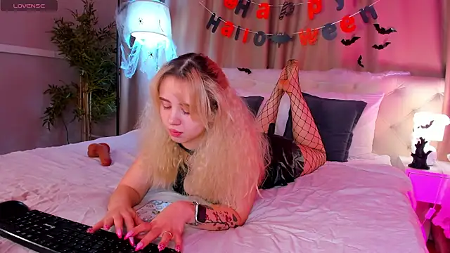 Valerie Woods online show from 11-02-25, 01:08