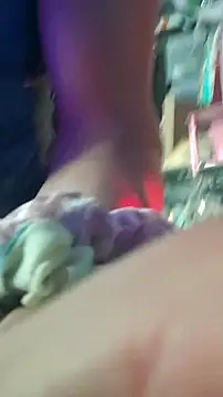 gurlnips online show from 12-14-25, 04:01