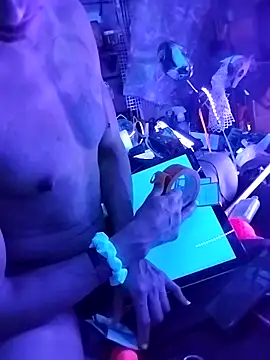 gurlnips online show from 03-26-26, 05:46