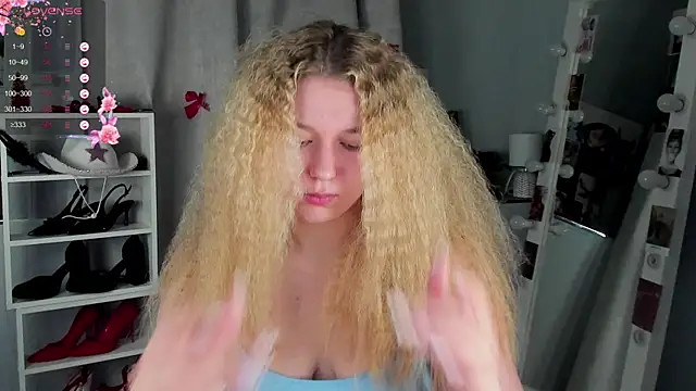 Rebecca Kelly online show from 01-19-26, 02:48