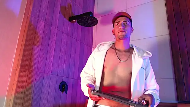 DrakeNeumann online show from 10-24-25, 03:58