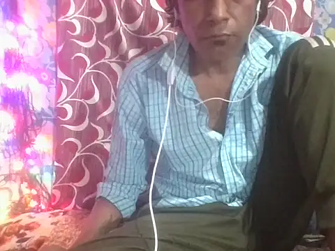 Bangingchick online show from 10-27-25, 11:47