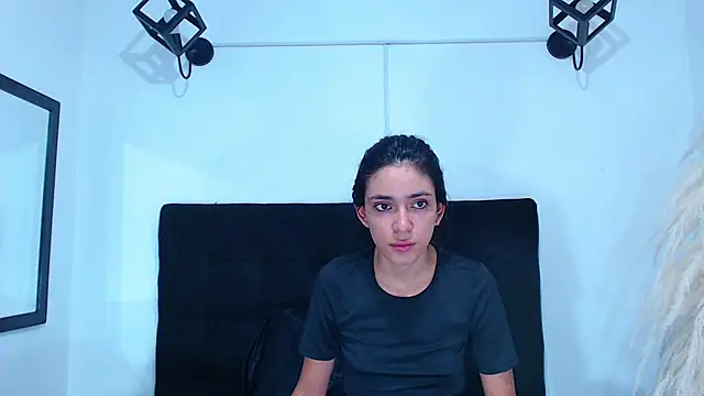Snapshot of srta_luciana chatting on 07-17-26, 12:23 srta luciana online show from 07-17-26, 12:23
