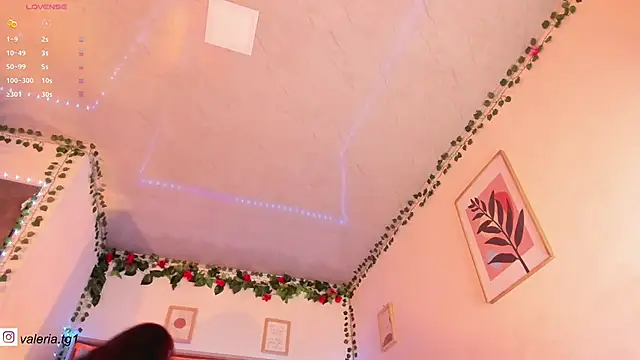 Valeria Thompson1 online show from 11-11-25, 10:32