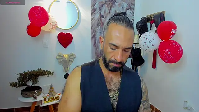 Snapshot of mr_maik chatting on 02-17-25, 10:51 mr maik online show from 02-17-25, 10:51