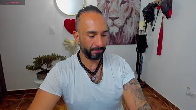 Snapshot of mr_maik chatting on 02-18-25, 11:00 mr maik online show from 02-18-25, 11:00
