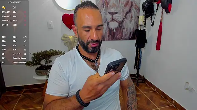 Snapshot of mr_maik chatting on 02-18-25, 02:38 mr maik online show from 02-18-25, 02:38