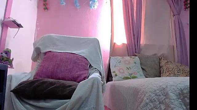 KeillyDiaz online show from 01-18-26, 06:44