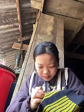 Snapshot of chaomay796xo chatting on 12-26-24, 02:22 chaomay796xo online show from 12-26-24, 02:22