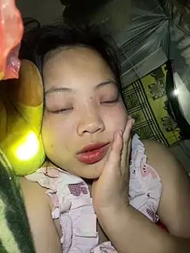 Snapshot of chaomay796xo chatting on 03-19-25, 03:29 chaomay796xo online show from 03-19-25, 03:29