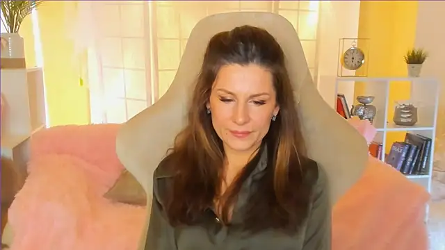 Snapshot of April_o_Nill chatting on 01-16-25, 12:09 April o Nill online show from 01-16-25, 12:09