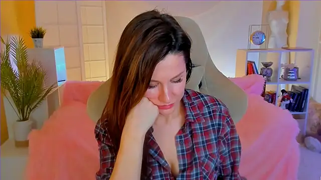 Snapshot of April_o_Nill chatting on 01-23-25, 03:43 April o Nill online show from 01-23-25, 03:43