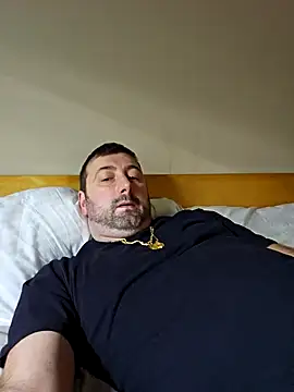 Snapshot of Mgman4365 chatting on 12-28-24, 02:43 Mgman4365 online show from 12-28-24, 02:43