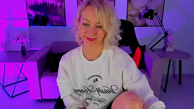 LylithSkye online show from 01-19-25, 11:34