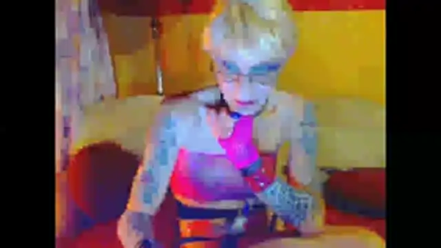 Snapshot of cuxladyboy chatting on 05-28-26, 07:49 cuxladyboy online show from 05-28-26, 07:49