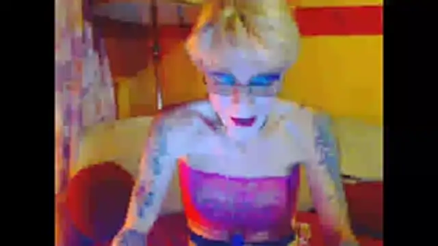 Snapshot of cuxladyboy chatting on 06-03-26, 05:32 cuxladyboy online show from 06-03-26, 05:32