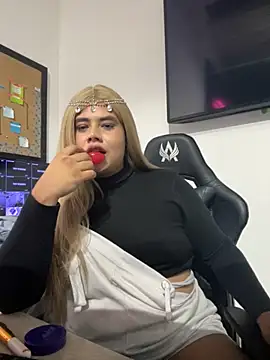 Snapshot of Tom_Silver__ chatting on 10-03-25, 07:49 Tom Silver online show from 10-03-25, 07:49