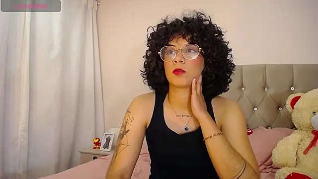 zoe alanaa online show from 10-22-25, 11:37