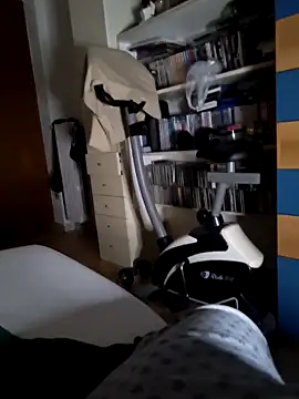 Snapshot of Nikart83 chatting on 10-18-25, 05:57 Nikart83 online show from 10-18-25, 05:57