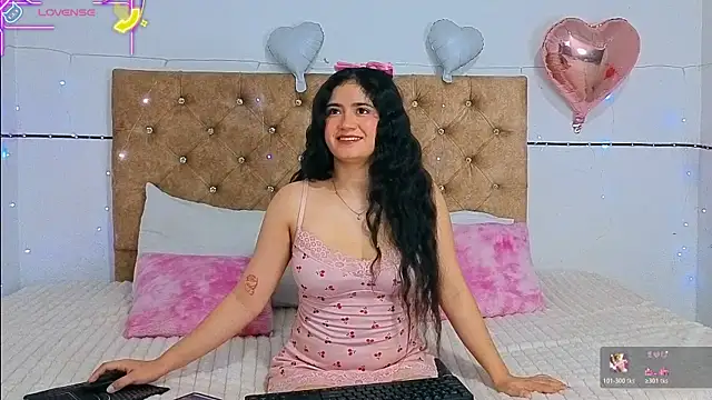 Snapshot of amy_cute41 chatting on 05-02-26, 01:32 amy cute41 online show from 05-02-26, 01:32
