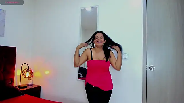 Snapshot of Anthonelaa__ chatting on 11-25-25, 07:58 Anthonelaa online show from 11-25-25, 07:58