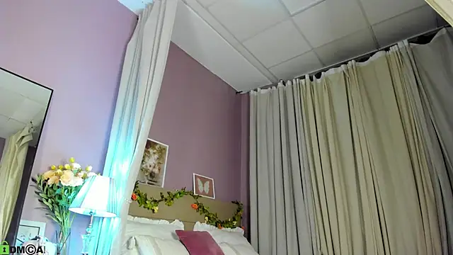 Snapshot of Dearly_Emily chatting on 05-17-26, 05:31 Dearly Emily online show from 05-17-26, 05:31