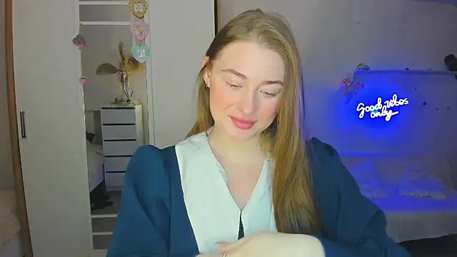 Demure Smile online show from 02-15-25, 01:53