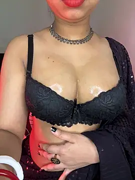 Hot-sexy222 online show from 04-15-26, 01:45