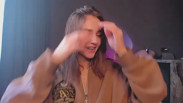 Snapshot of JudyAngil chatting on 10-03-25, 05:26 JudyAngil online show from 10-03-25, 05:26