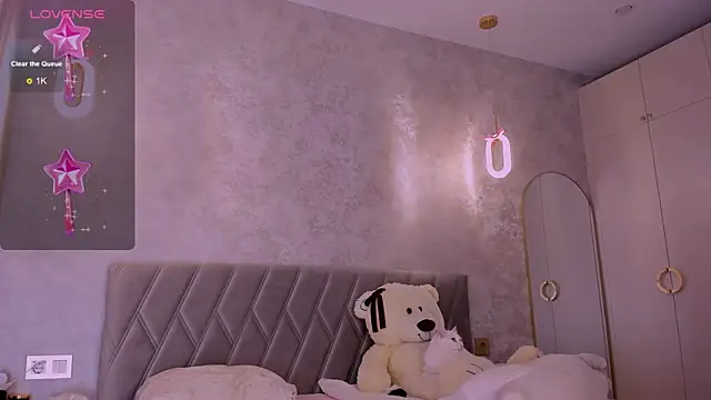 Snapshot of diana_nier chatting on 07-19-26, 07:28 diana nier online show from 07-19-26, 07:28