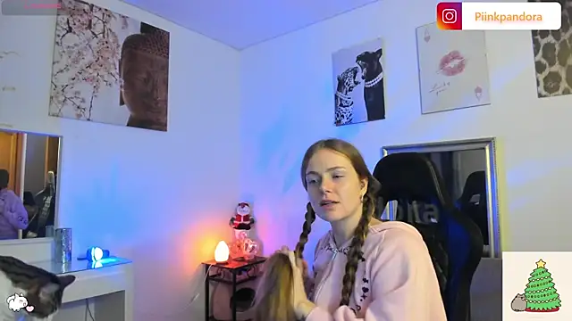 Piinkpandora online show from 12-19-25, 09:44