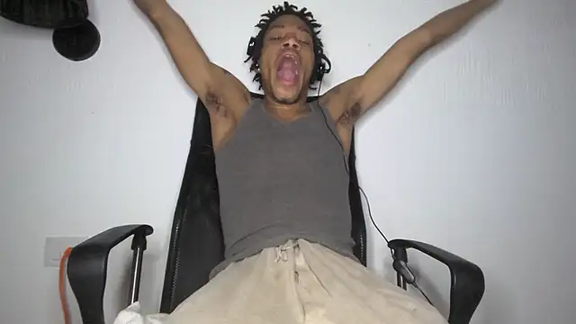 Skinnyblackman online show from 06-17-26, 12:46