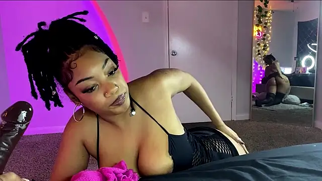 Snapshot of SheSoNastyy_21 chatting on 10-21-25, 10:27 SheSoNastyy 21 online show from 10-21-25, 10:27