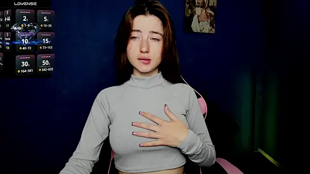 Snapshot of Luxuryalma chatting on 09-16-25, 07:53 Luxuryalma online show from 09-16-25, 07:53